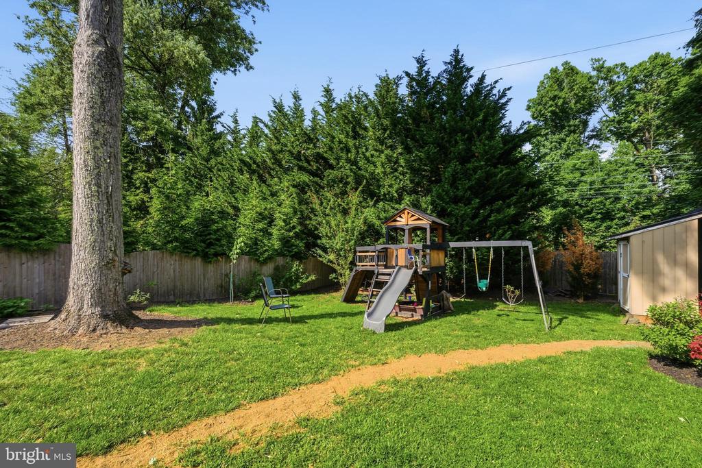 1427 ORCHARD WAY