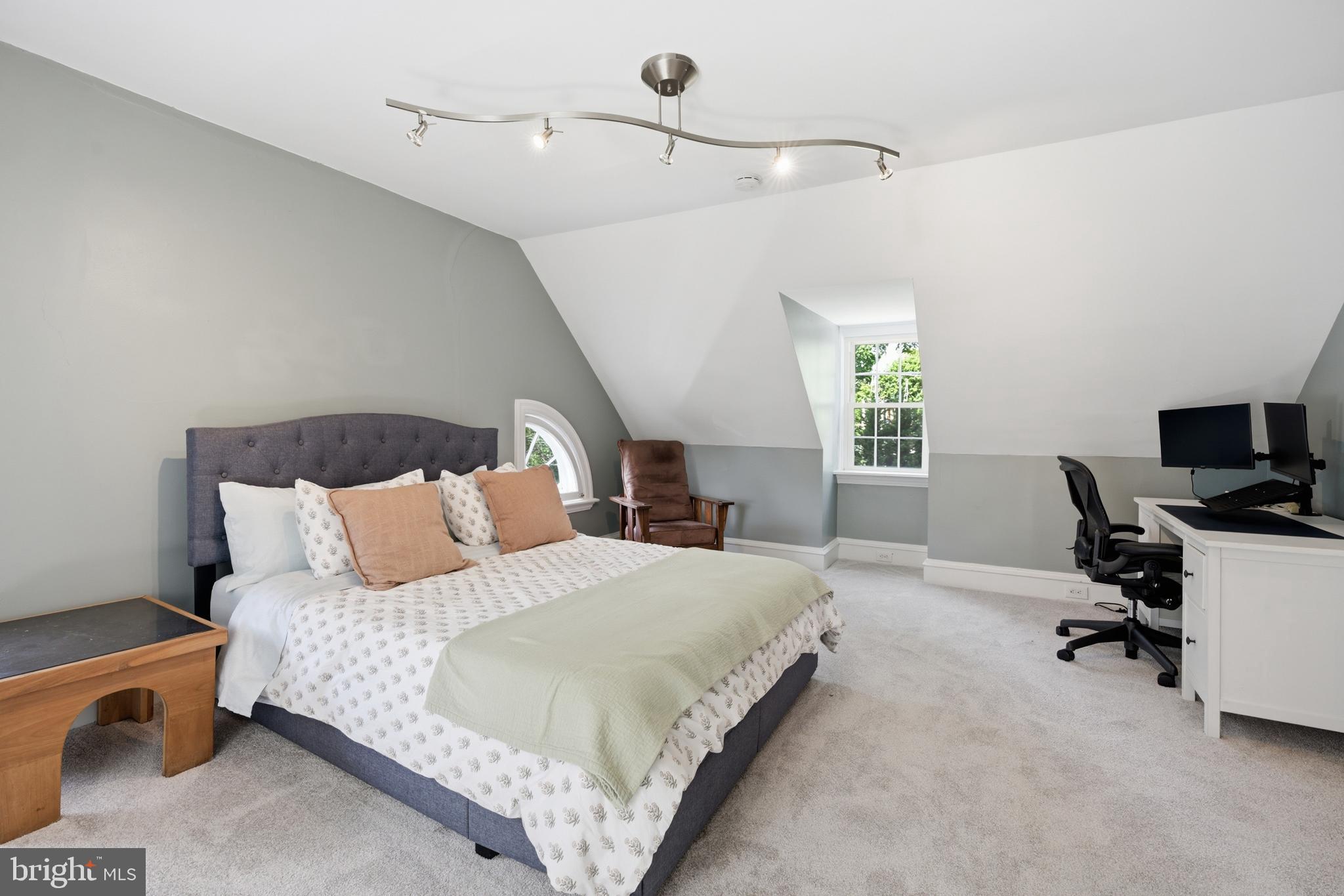 1427 ORCHARD WAY