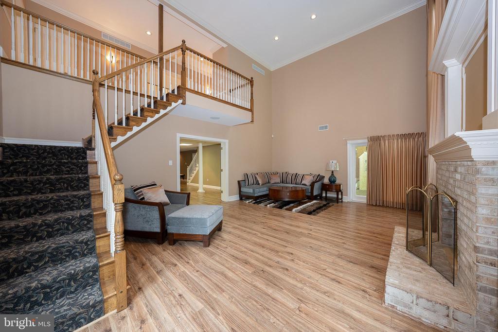 1041 HERKNESS DRIVE