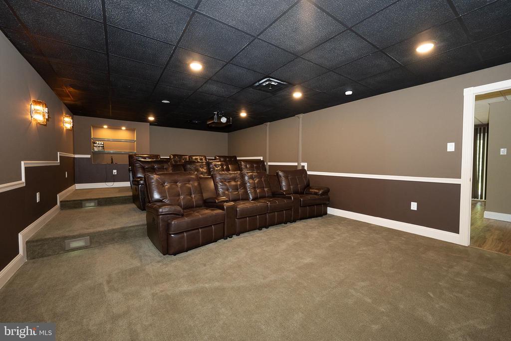 1041 HERKNESS DRIVE