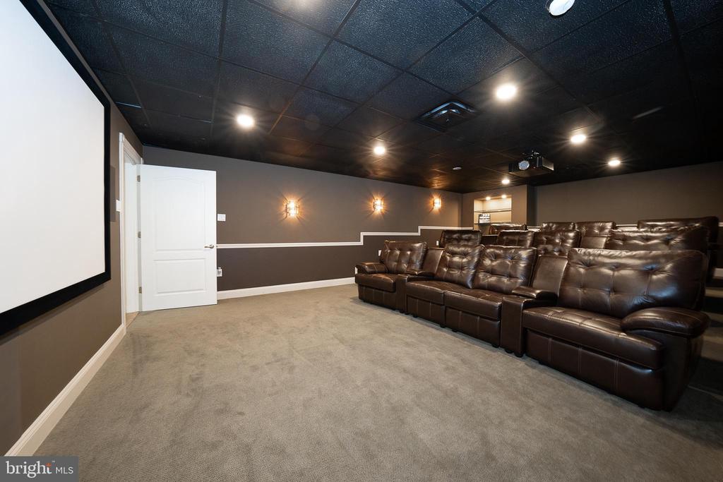 1041 HERKNESS DRIVE
