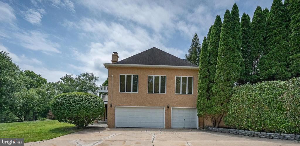 1041 HERKNESS DRIVE