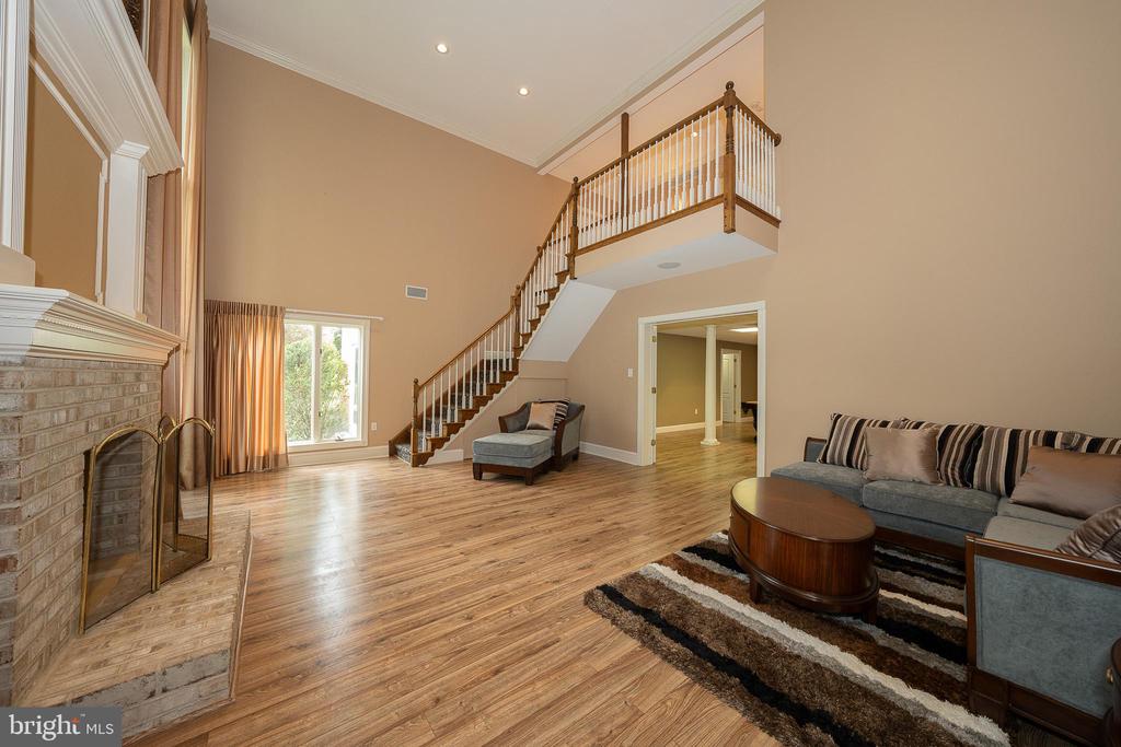 1041 HERKNESS DRIVE