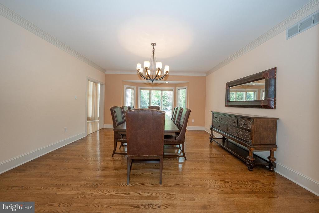 1041 HERKNESS DRIVE