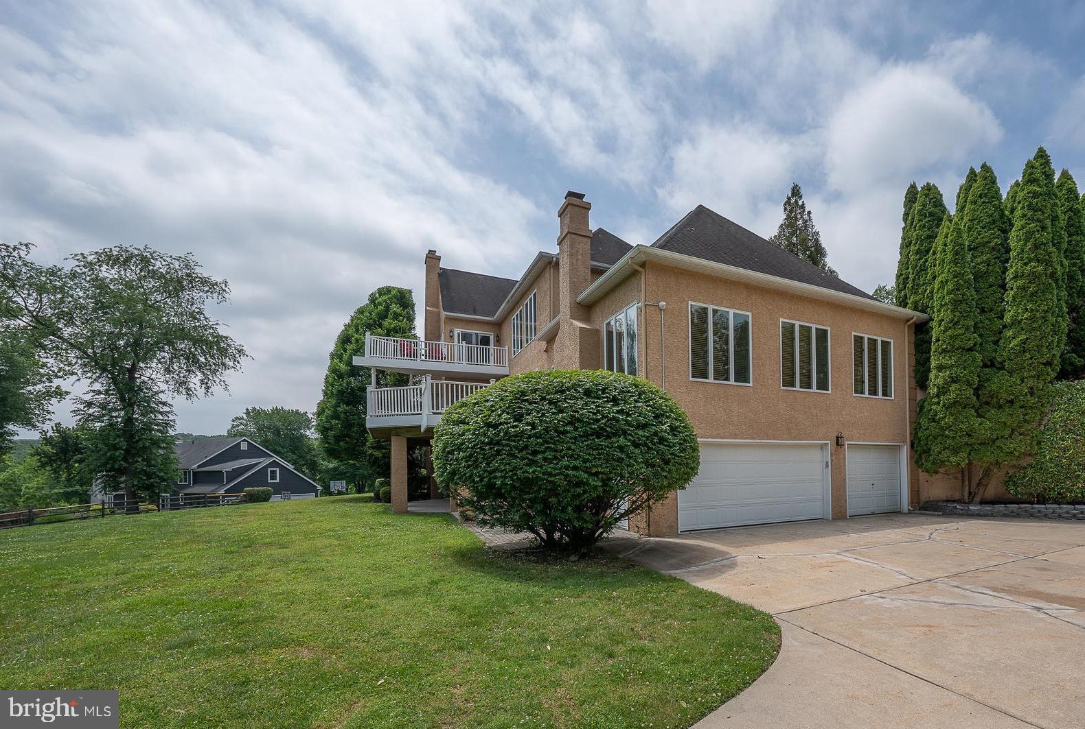 1041 HERKNESS DRIVE