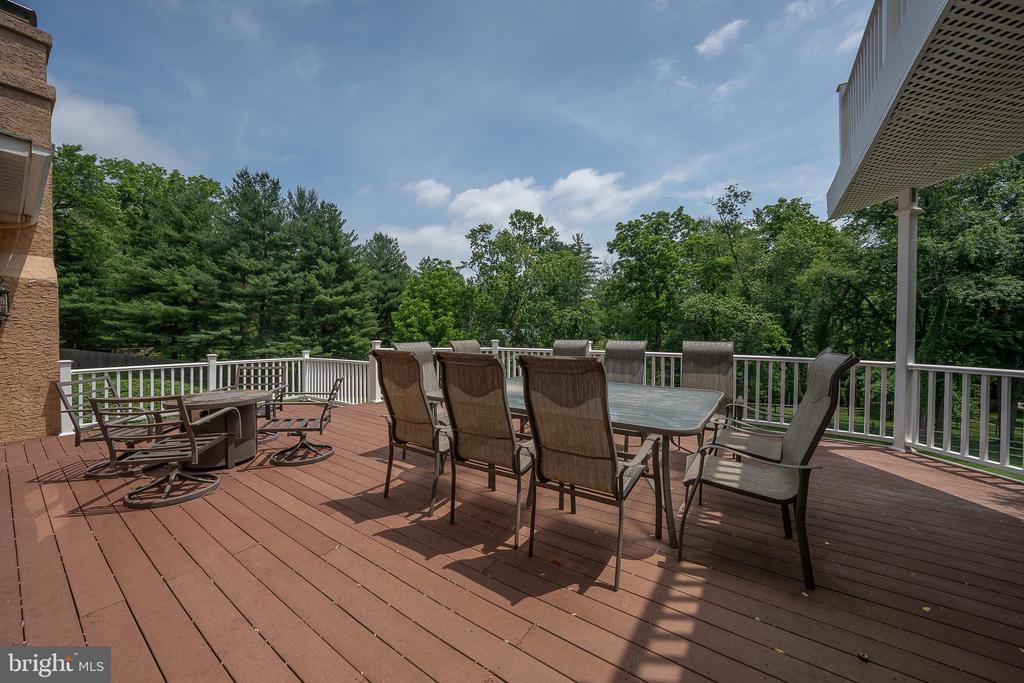 1041 HERKNESS DRIVE