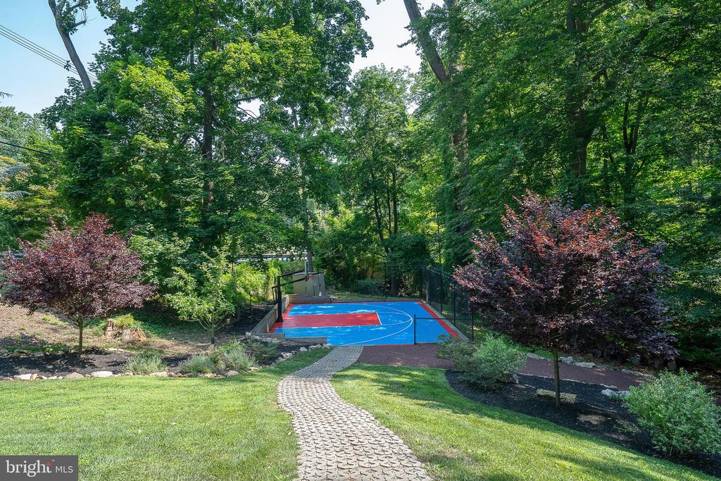 1551 WASHINGTON LANE