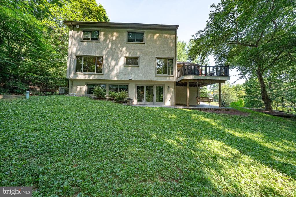 1551 WASHINGTON LANE