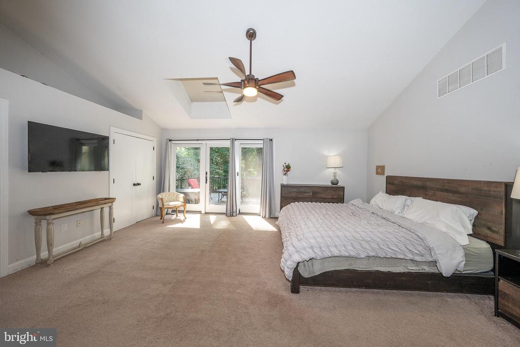 1551 WASHINGTON LANE