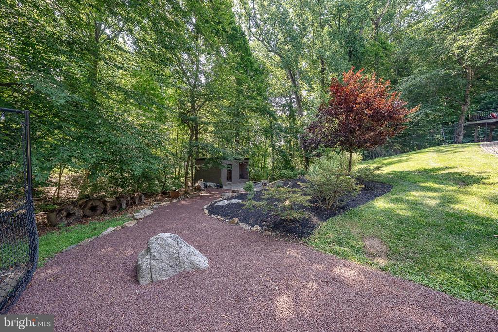 1551 WASHINGTON LANE