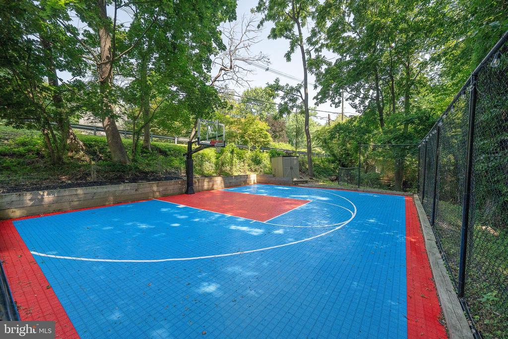 1551 WASHINGTON LANE