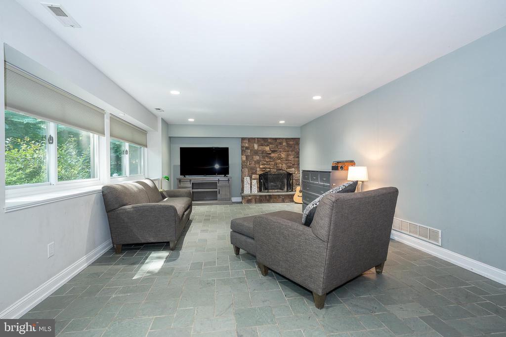 1551 WASHINGTON LANE