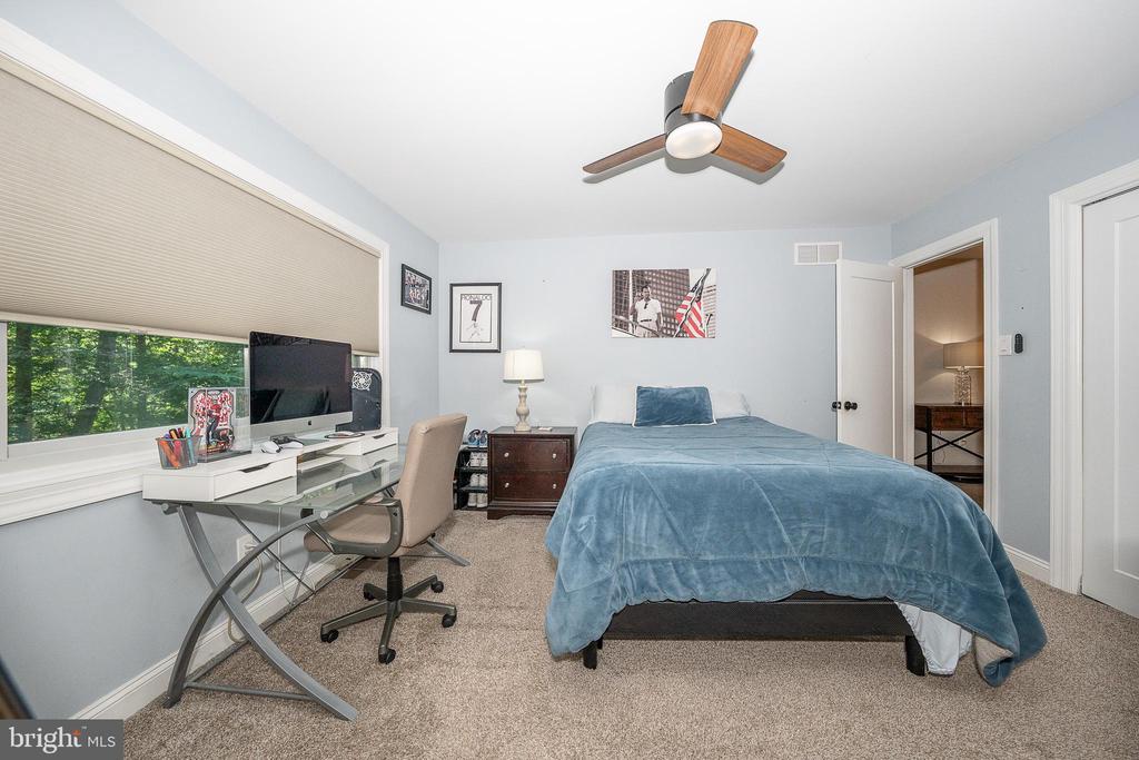 1551 WASHINGTON LANE