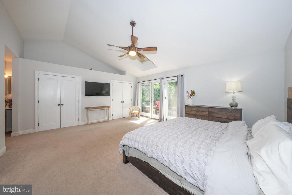 1551 WASHINGTON LANE
