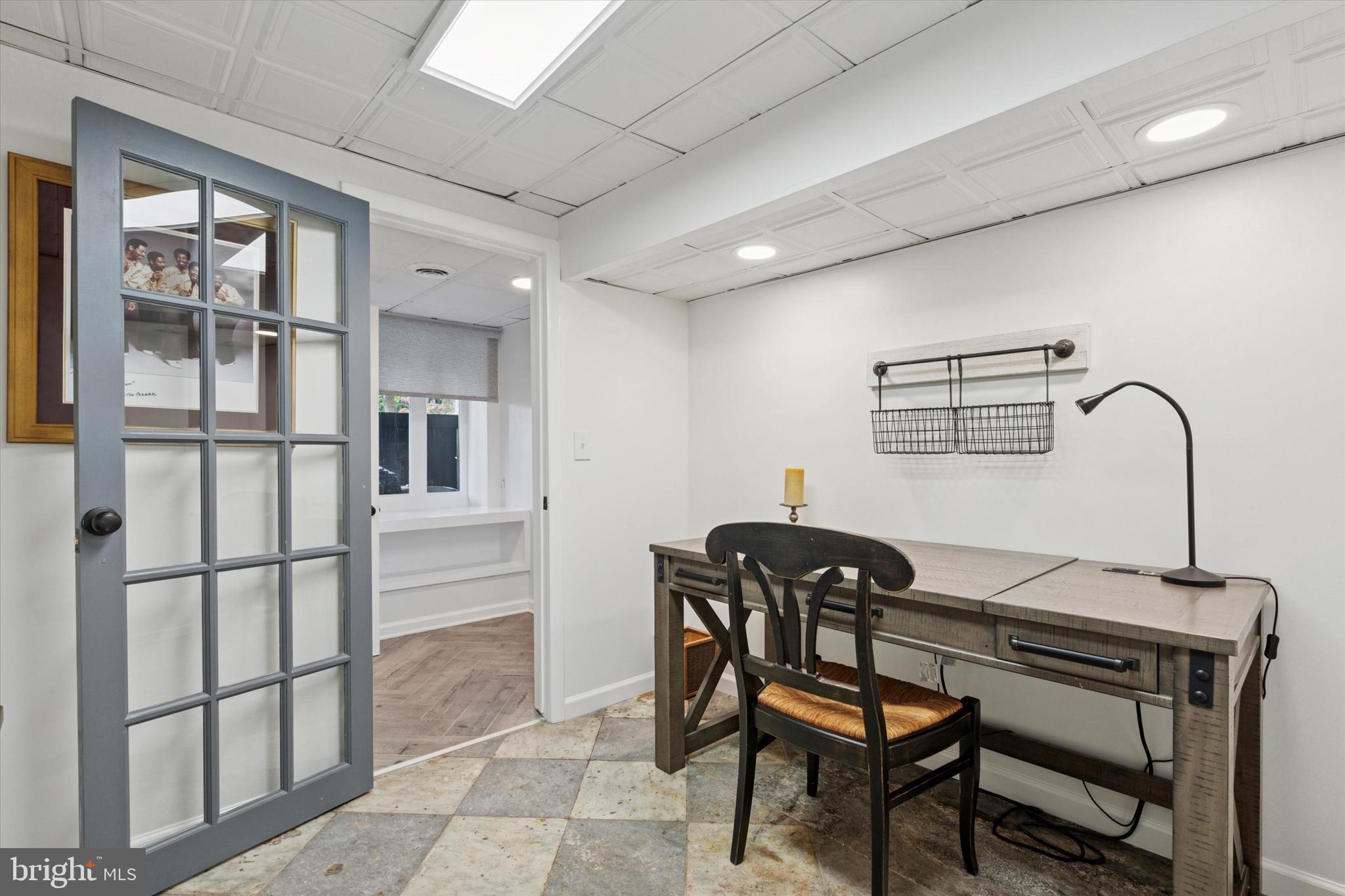 1202 W WYNNEWOOD ROAD 1