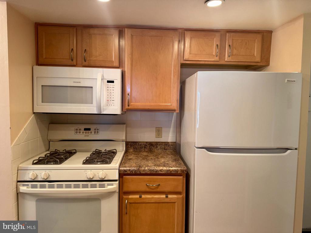 100 WEST AVENUE Unit: 604W