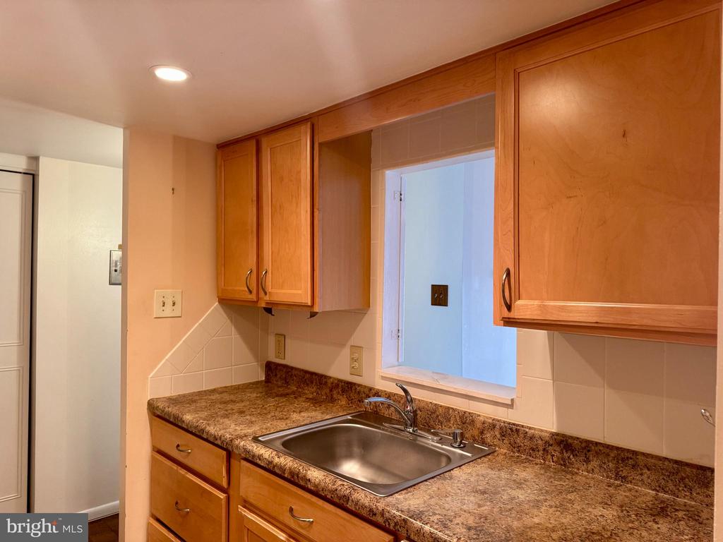 100 WEST AVENUE Unit: 604W