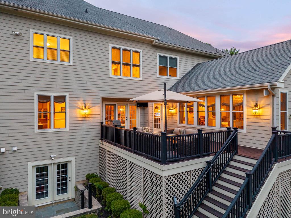 919 LAFAYETTE ROAD