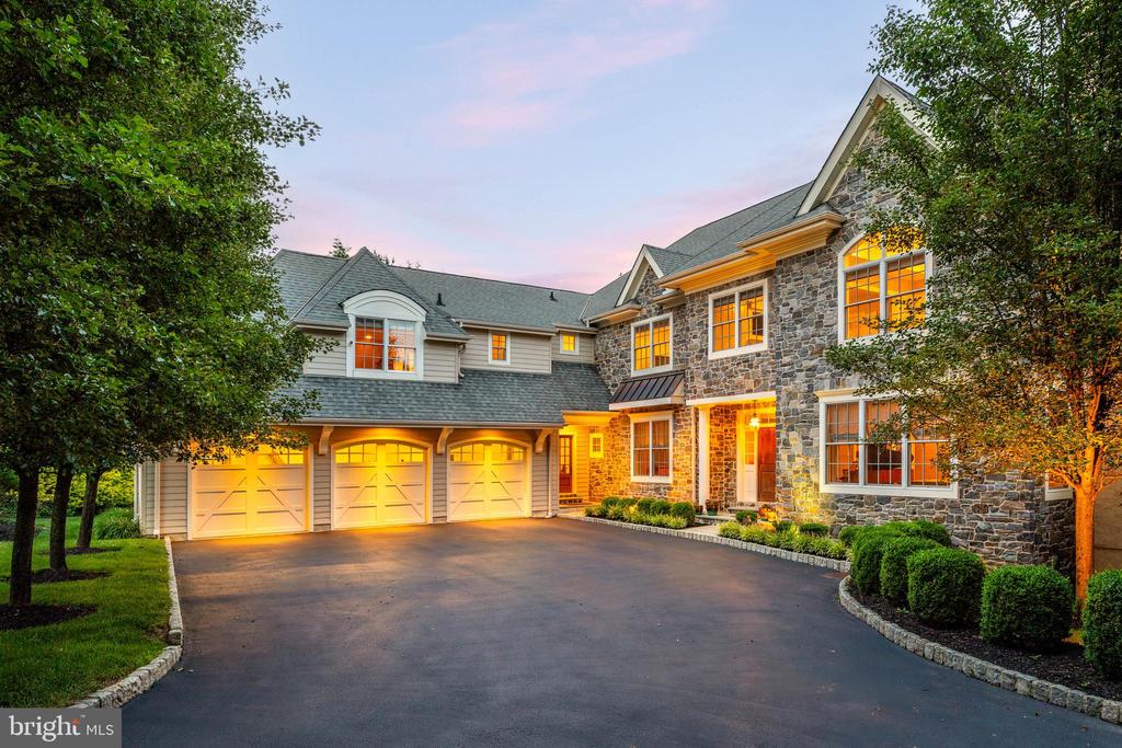 919 LAFAYETTE ROAD
