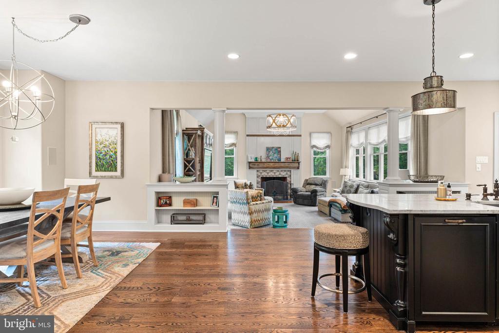 919 LAFAYETTE ROAD
