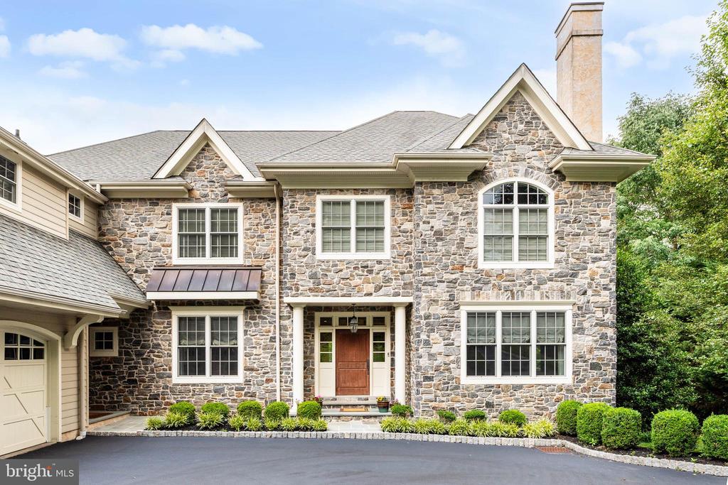 919 LAFAYETTE ROAD