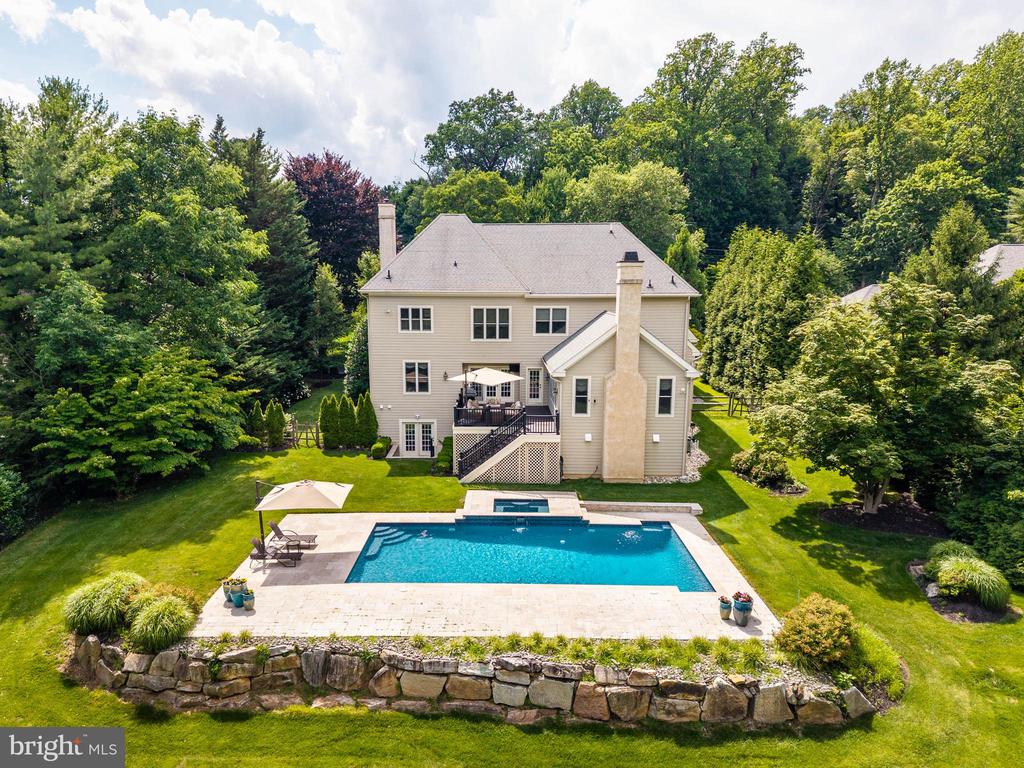 919 LAFAYETTE ROAD