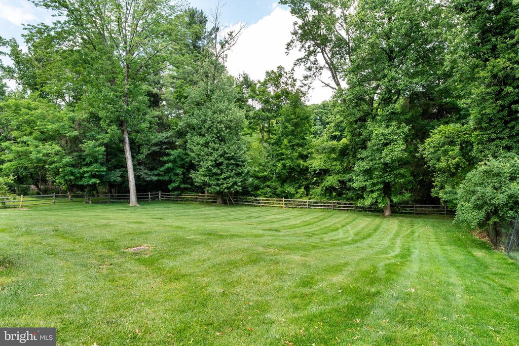 919 LAFAYETTE ROAD