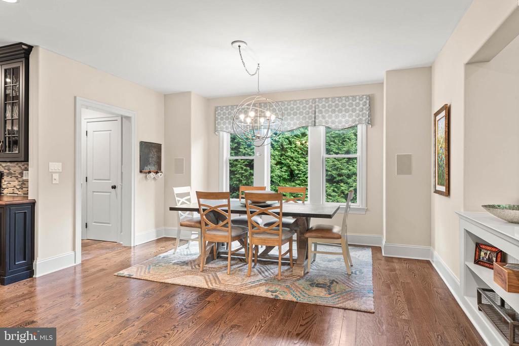 919 LAFAYETTE ROAD
