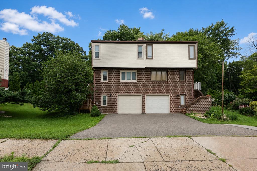124 HAMLET DRIVE
