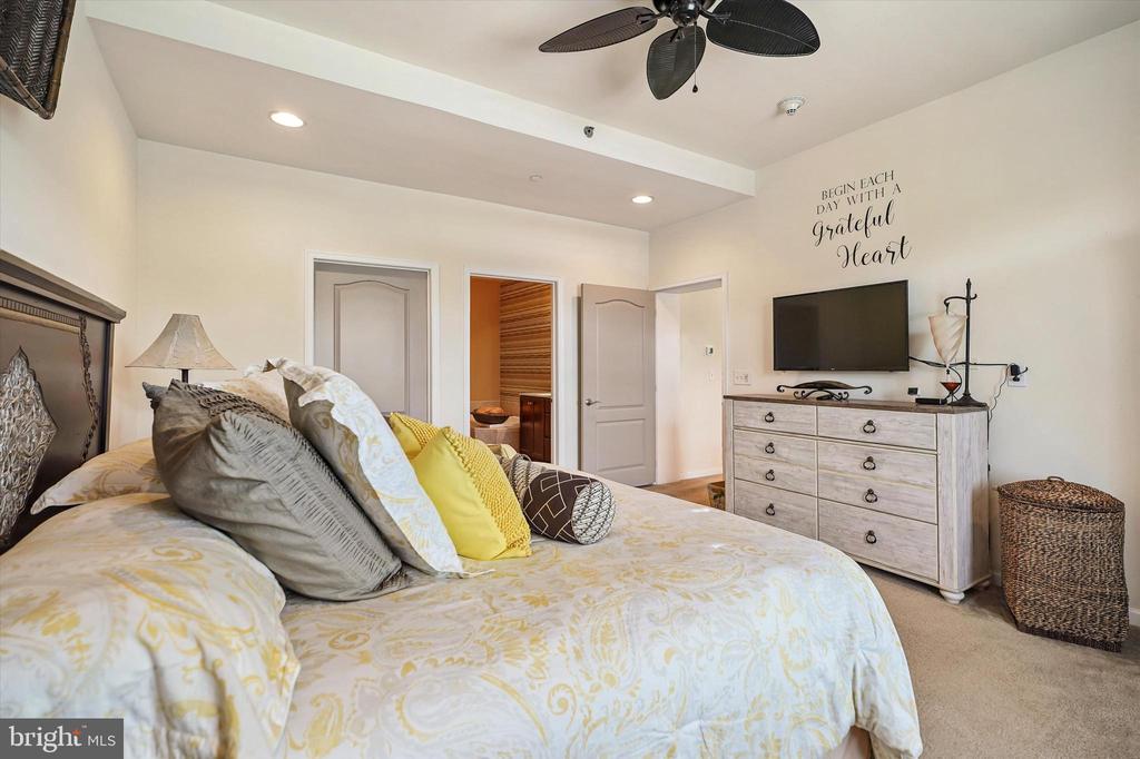 506 CARSON TERRACE