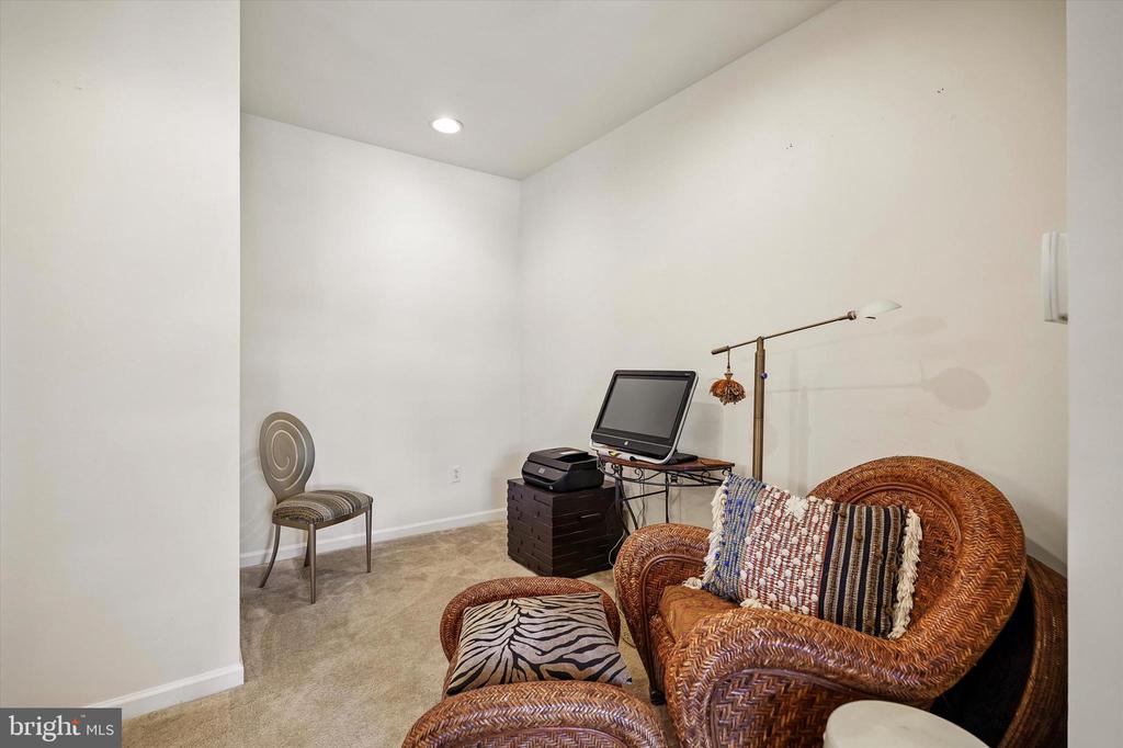 506 CARSON TERRACE