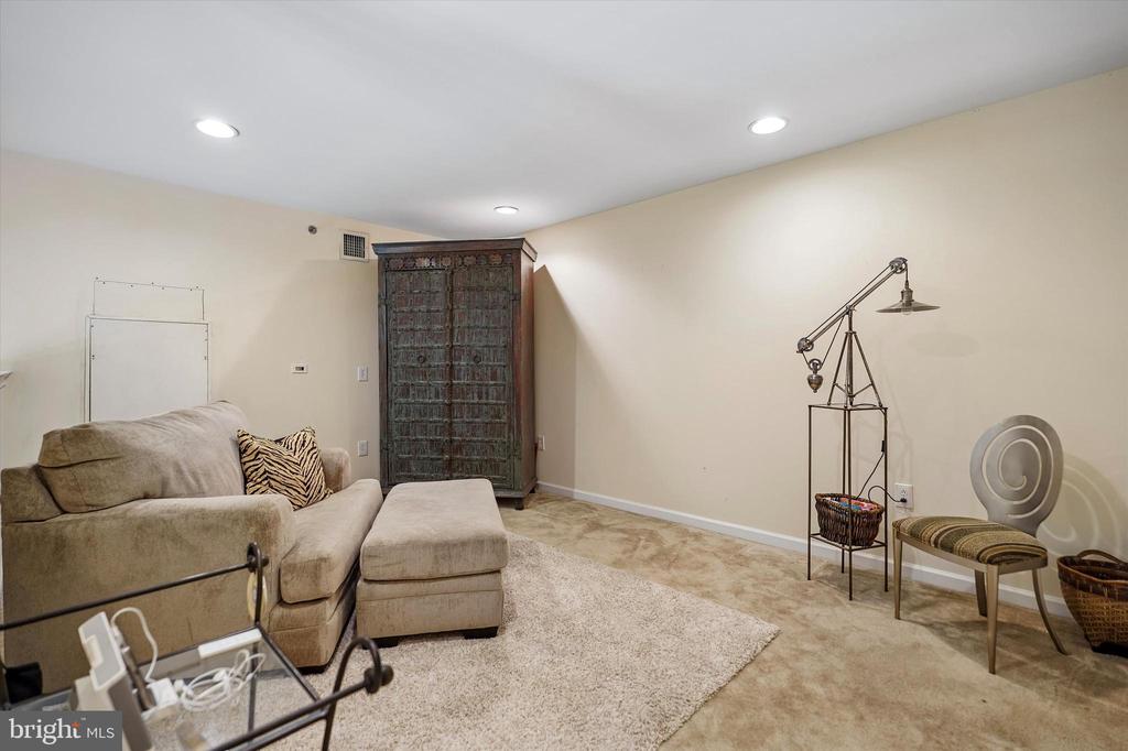 506 CARSON TERRACE