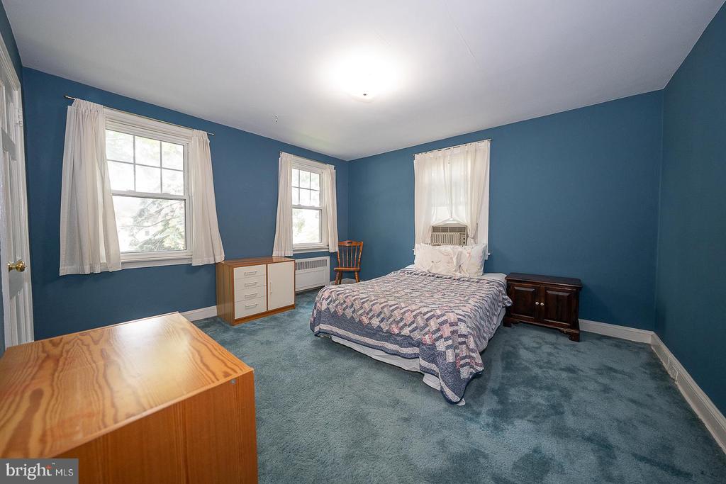 52 ROCK GLEN ROAD