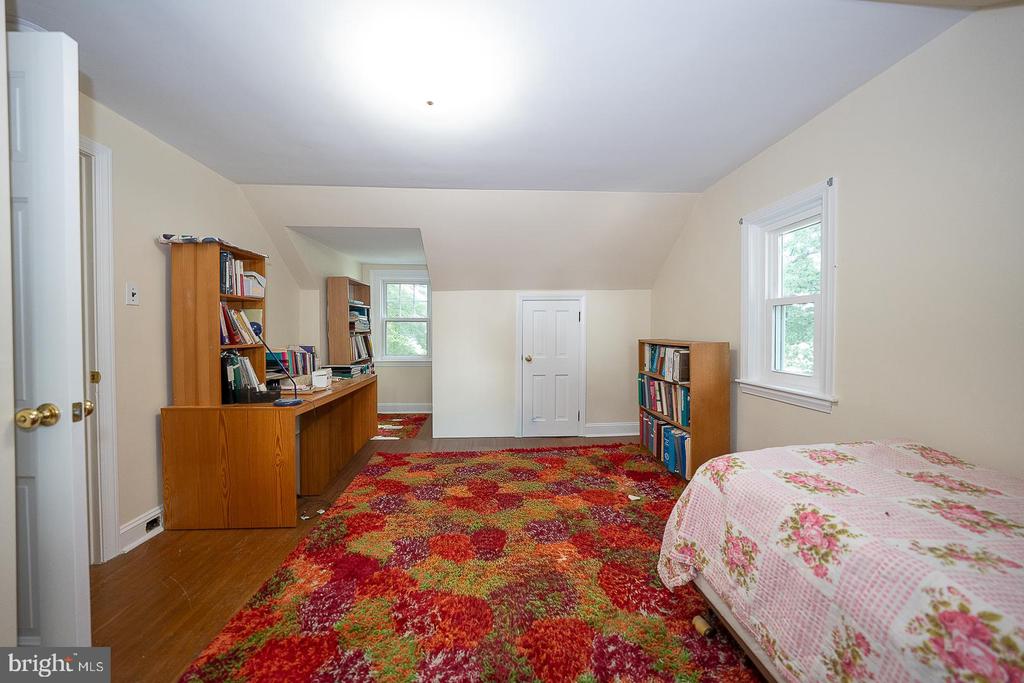 52 ROCK GLEN ROAD