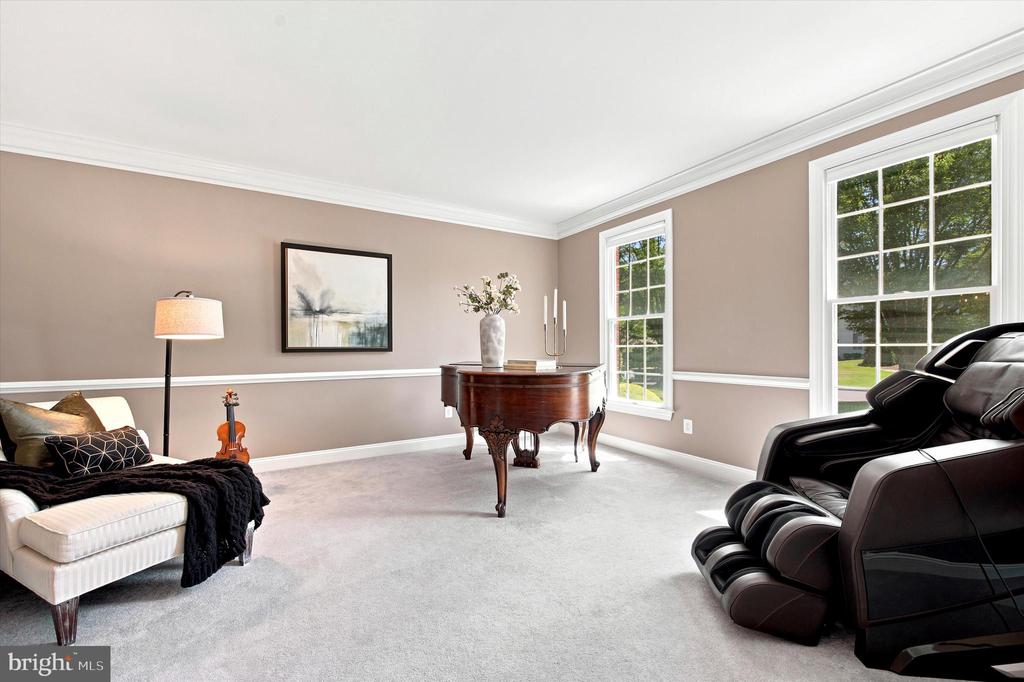 205 HAZELTINE CIRCLE