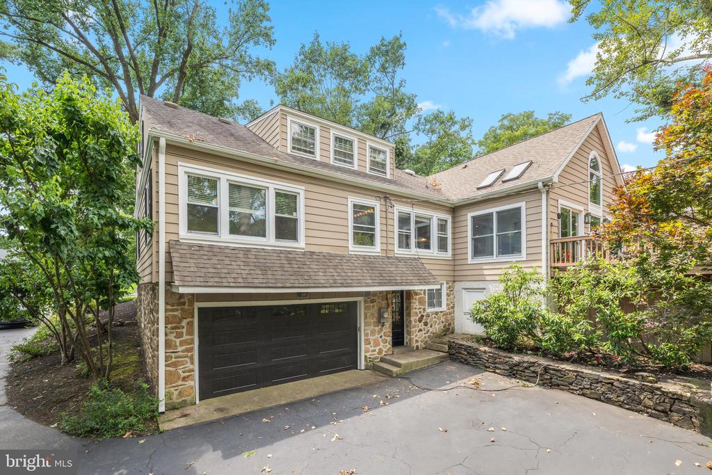505 PARKVIEW DRIVE