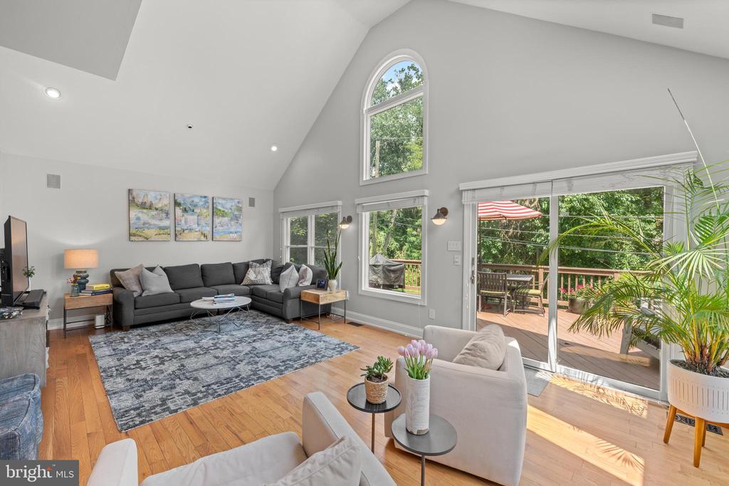 505 PARKVIEW DRIVE