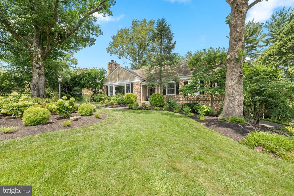 505 PARKVIEW DRIVE