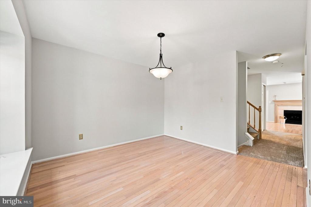 1 FORSYTHIA COURT