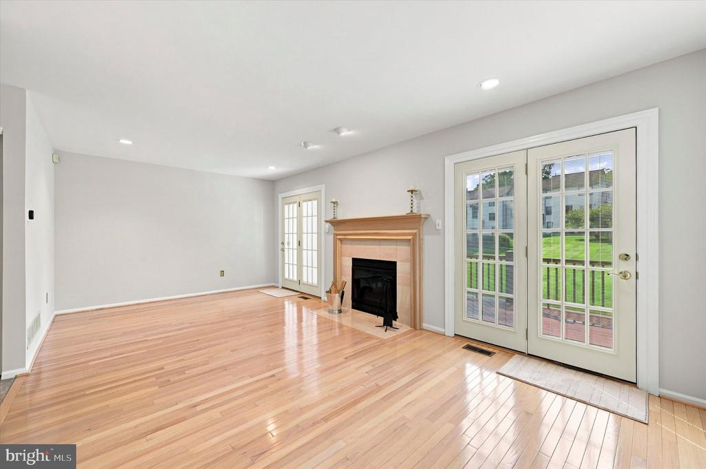 1 FORSYTHIA COURT