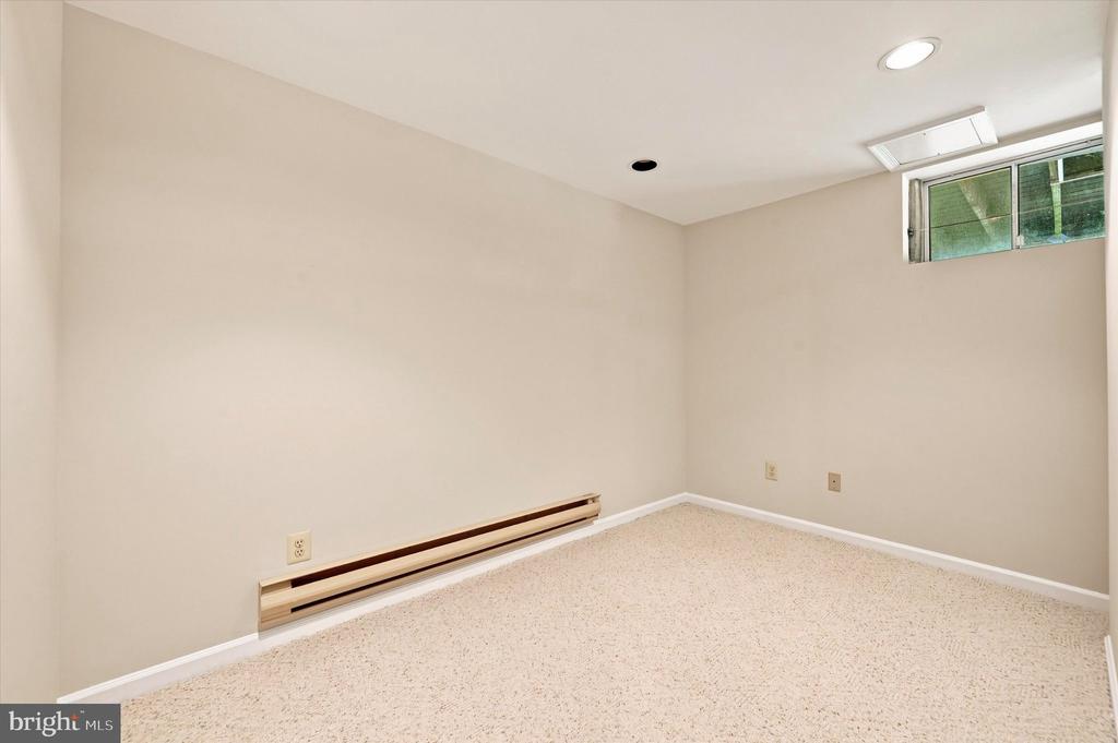 1 FORSYTHIA COURT