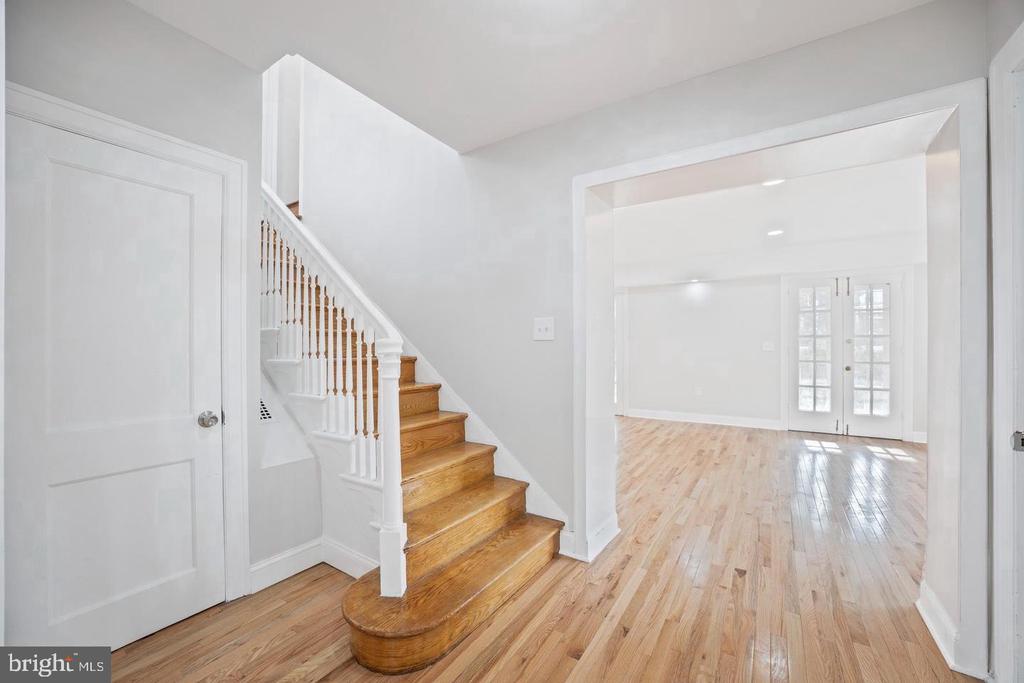 541 E CHURCH