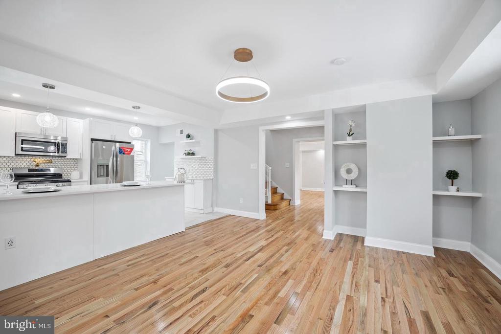 541 E CHURCH
