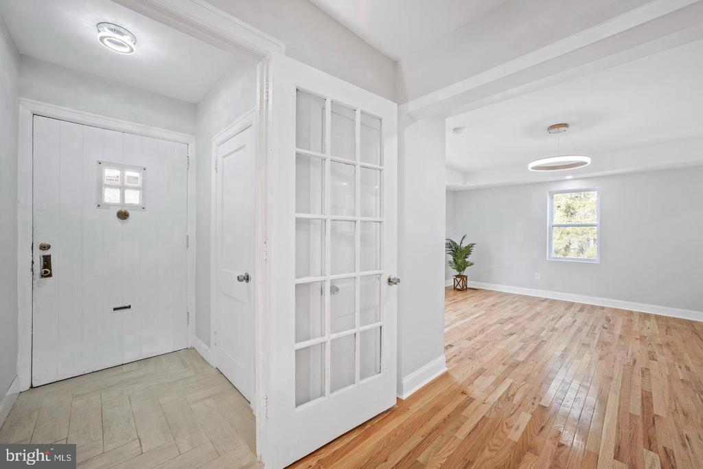 541 E CHURCH