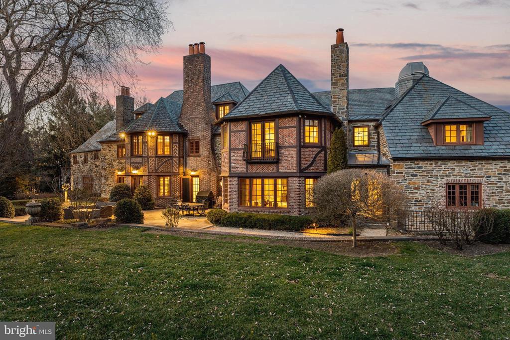 516 FISHERS ROAD