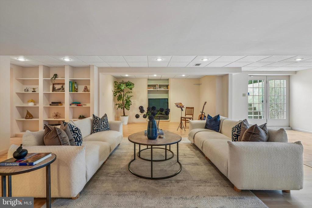 640 WILLOWBEND DRIVE