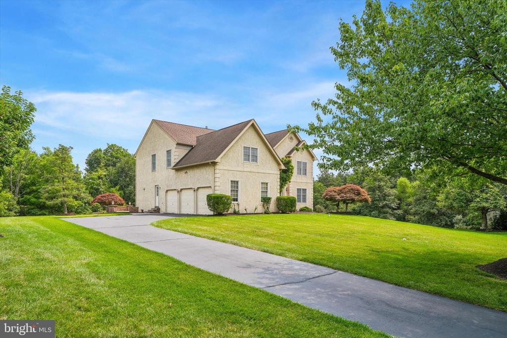640 WILLOWBEND DRIVE
