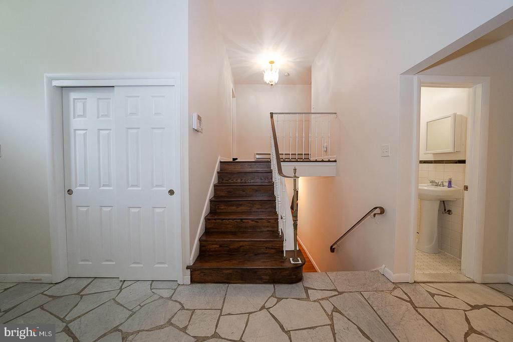 528 SPRAGUE ROAD