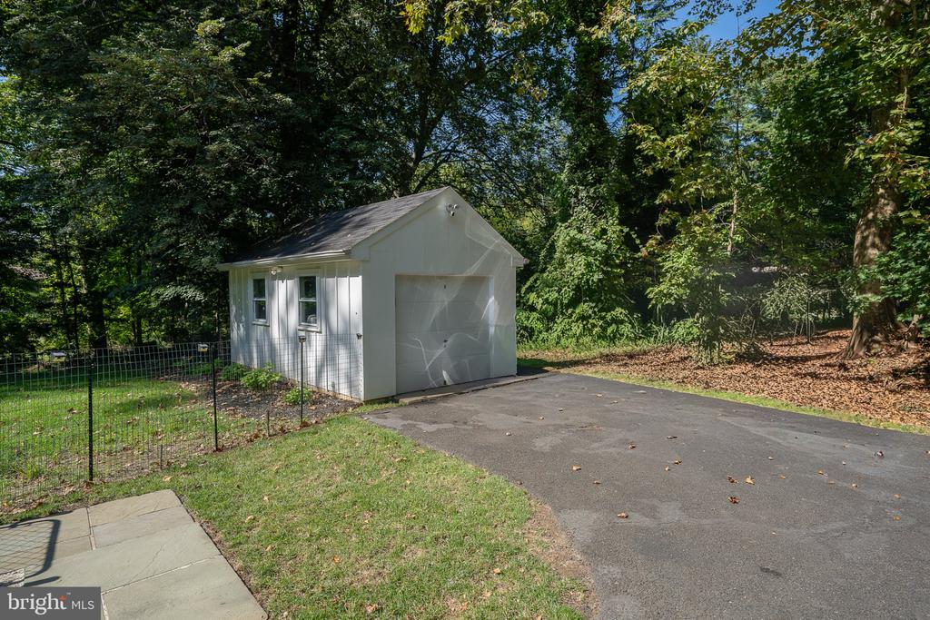 1448 MEADOWBROOK ROAD