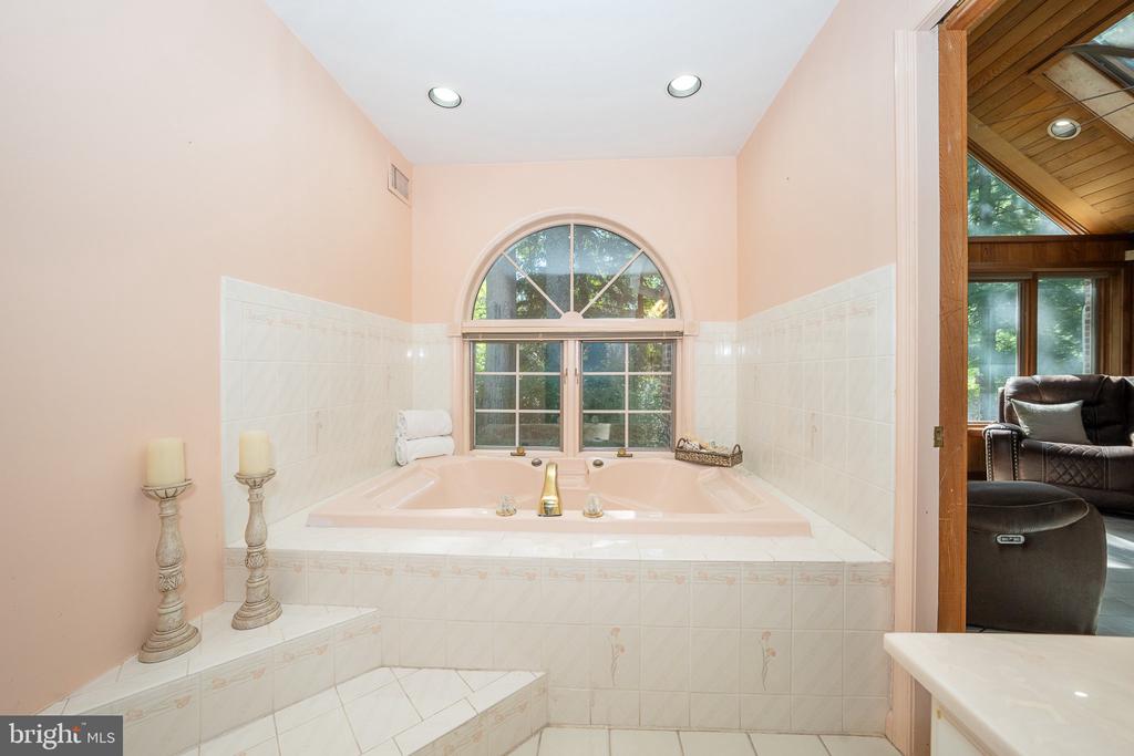 1448 MEADOWBROOK ROAD